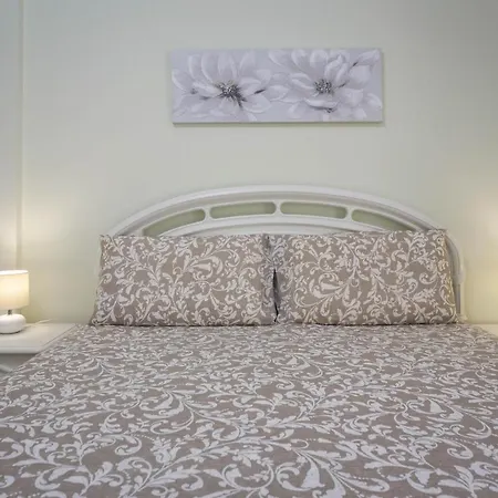 Casa Dany, Luminoso Trilocale Con Grande Terrazza, Box Auto E Ac