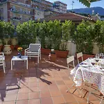 Casa Dany, Luminoso Trilocale Con Grande Terrazza, Box Auto E Ac