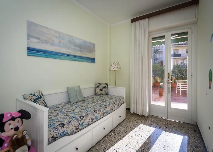 Casa Dany, Luminoso Trilocale Con Grande Terrazza, Box Auto E Ac